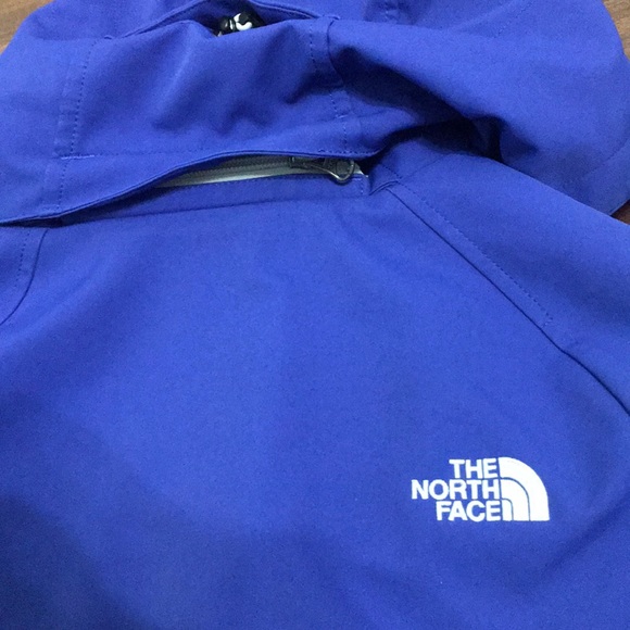 Women’s North Face Jacket - Picture 7 of 7
